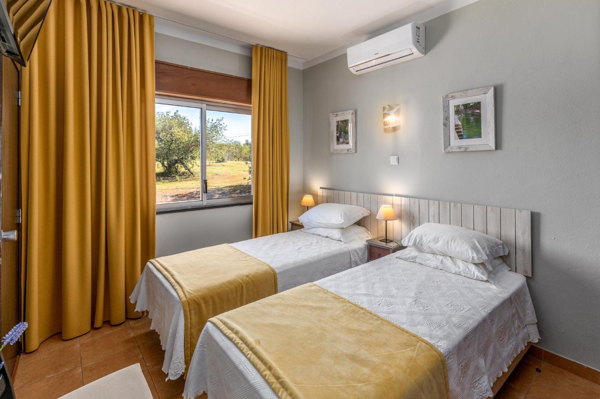 Guest House Oliveira Boliqueime Exterior photo